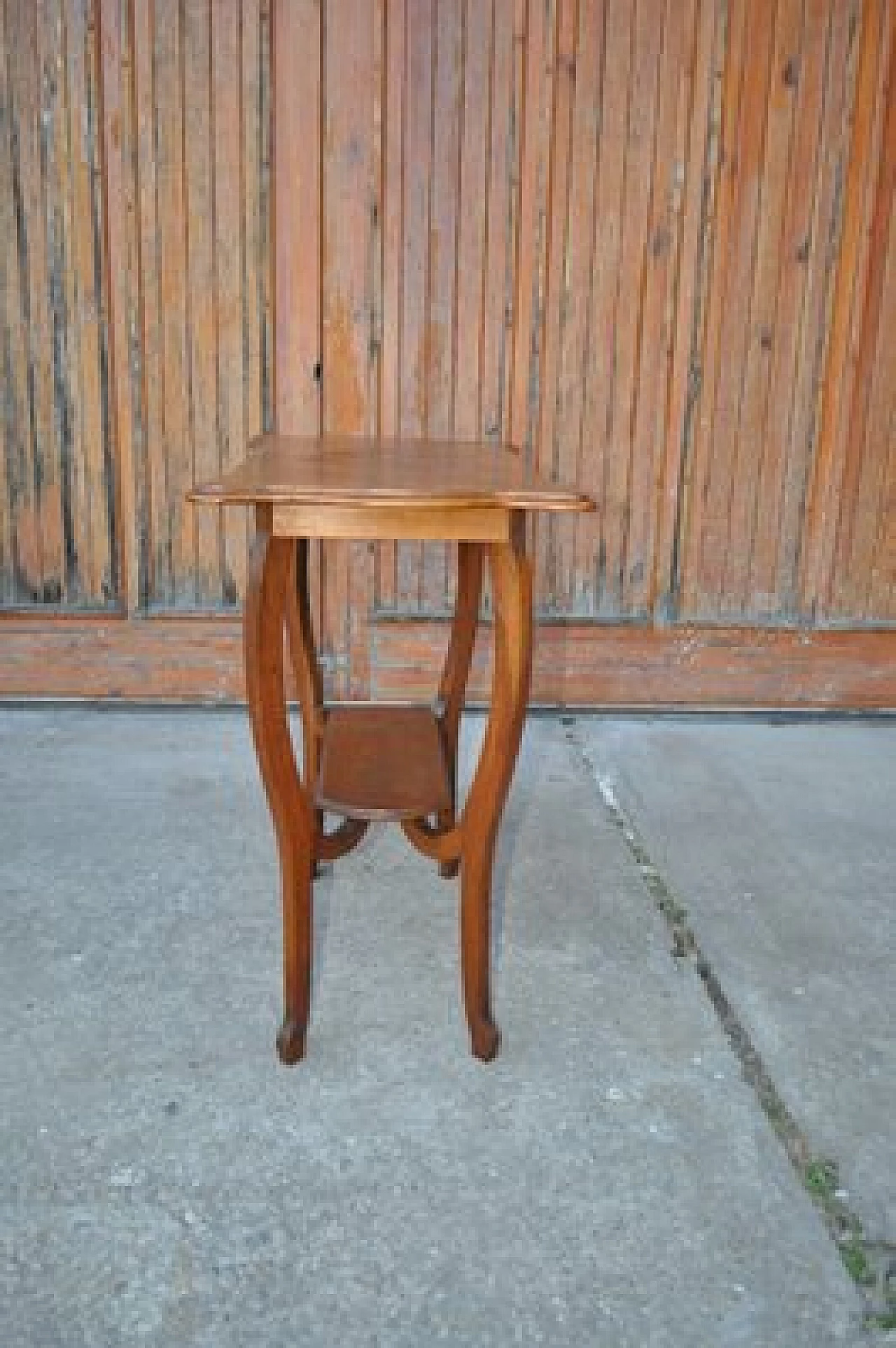 Tavolino Liberty in legno curvato, anni '20 4