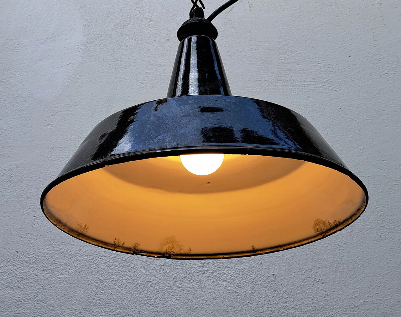 Lampada da soffitto in ferro smaltato, anni '50 5