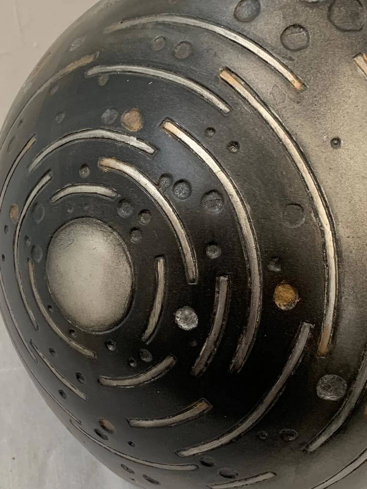 Scultura in resina scolpita finita in argento patinato per Lam Lee Group, anni '90 6