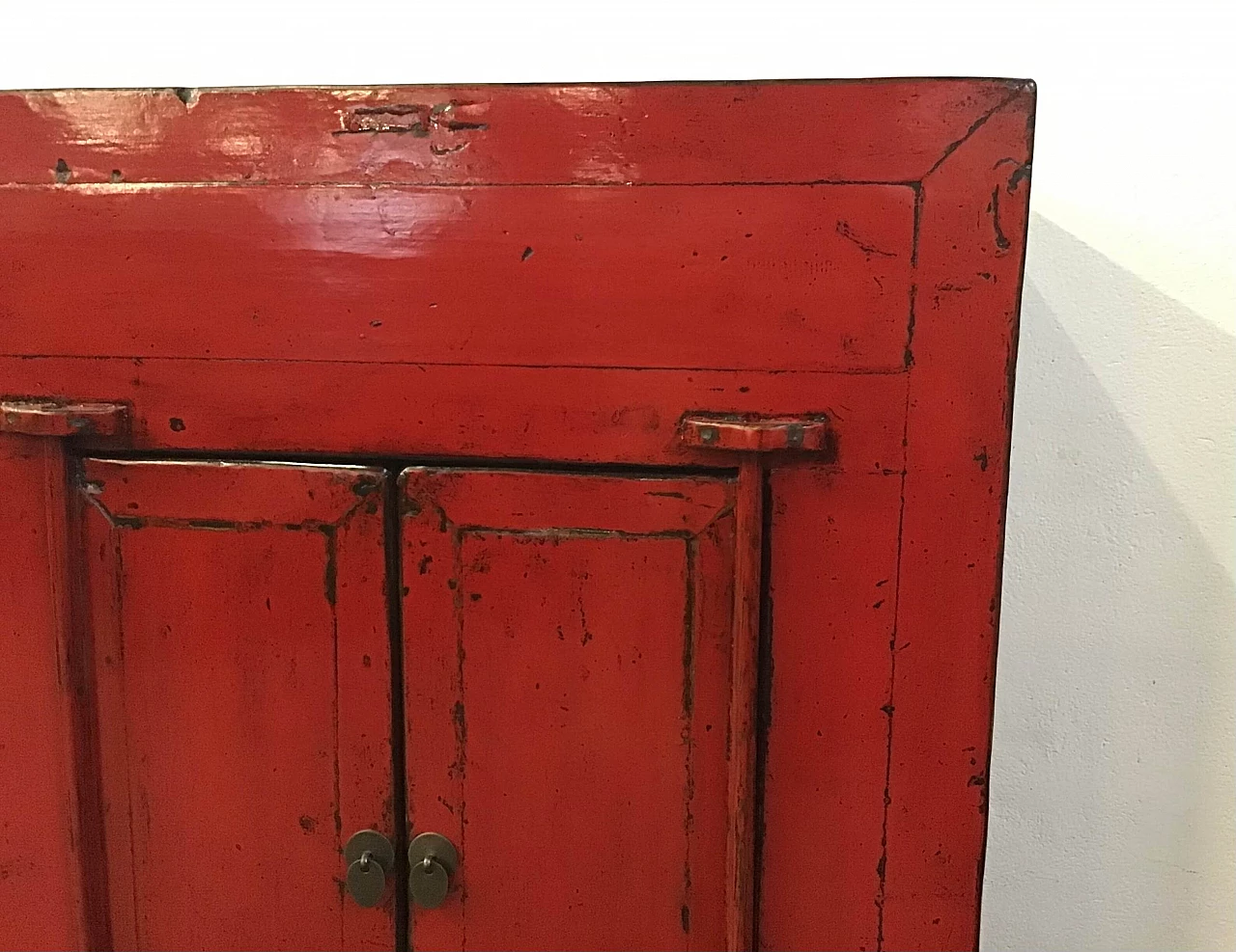 Red lacquered wooden closet, 19th century 4