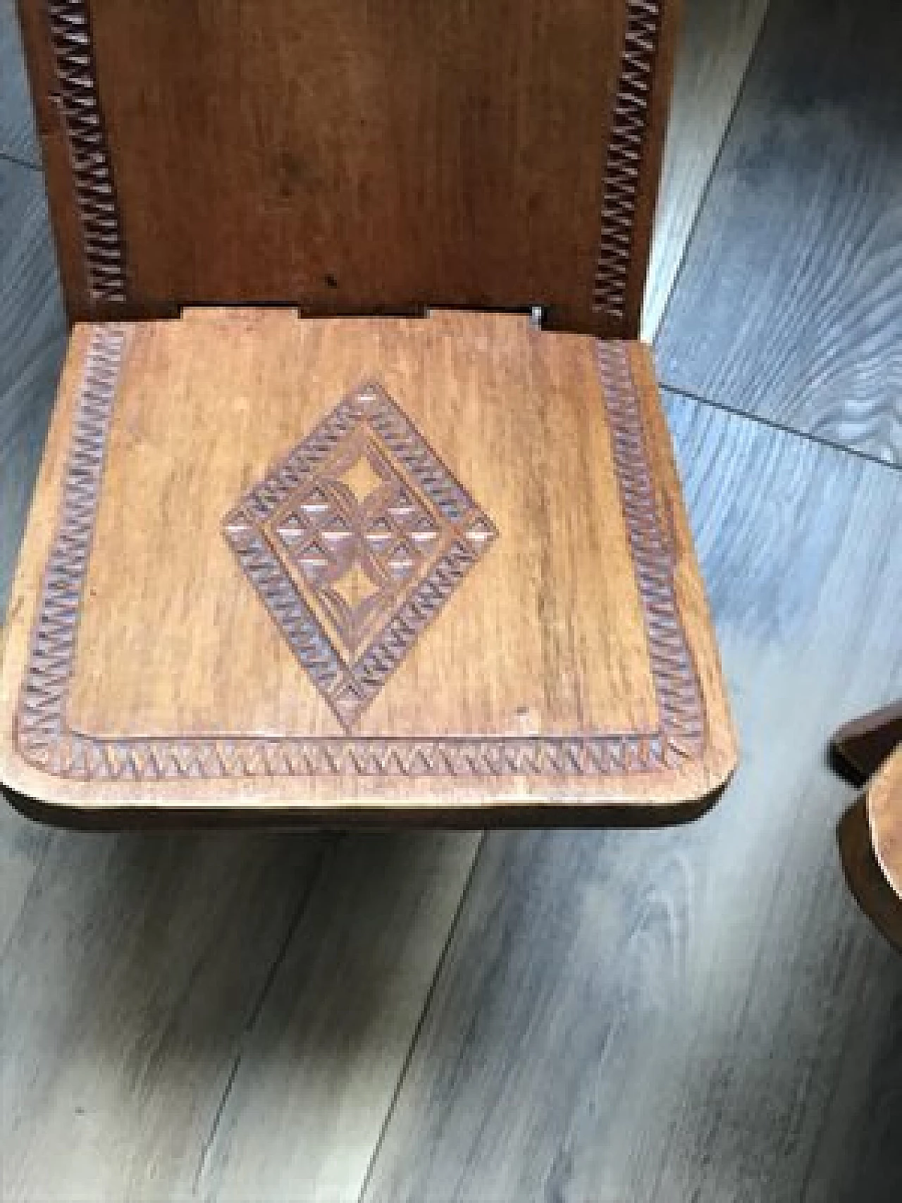 Coppia di sedie in legno intagliate a mano, anni '60 4