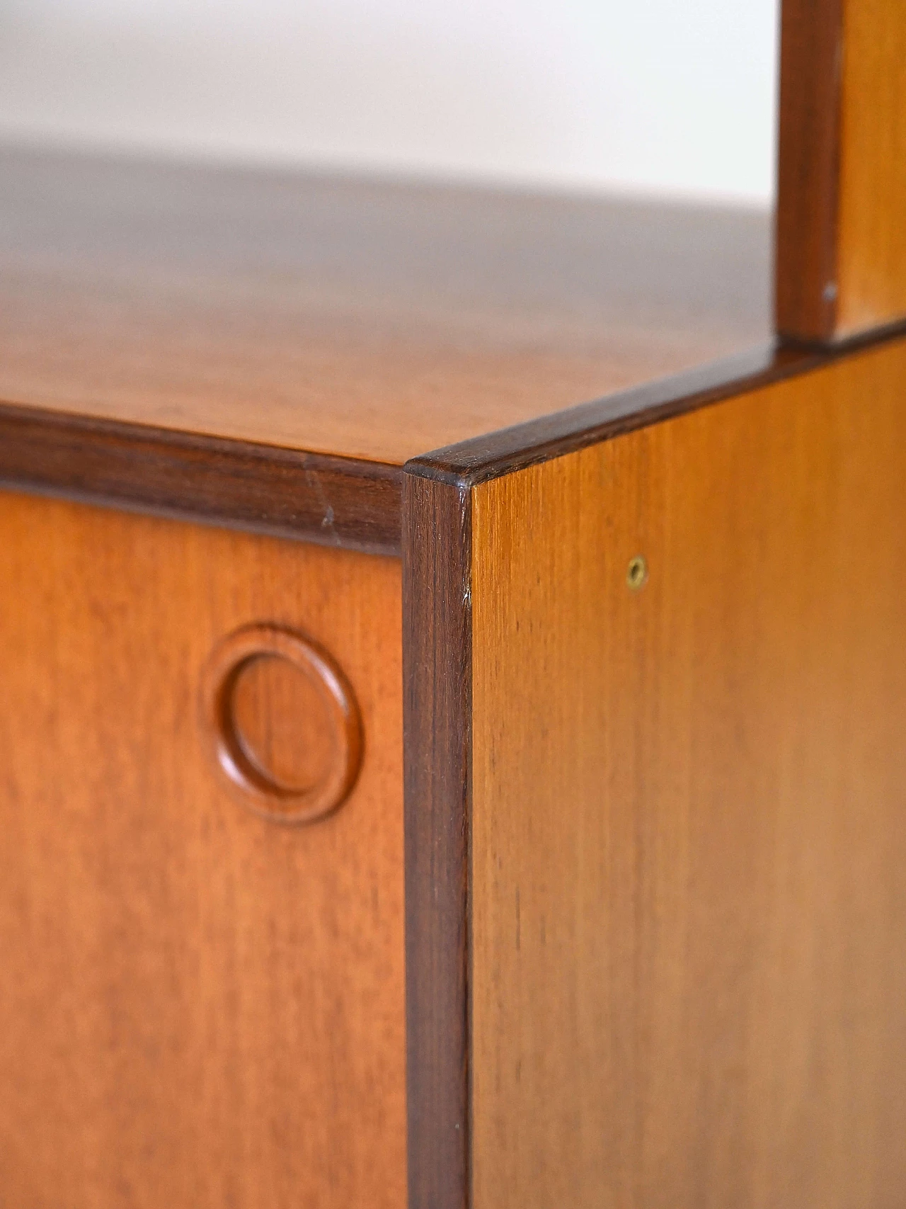 Libreria in teak con scomparto ad ante scorrevoli, anni '60 8