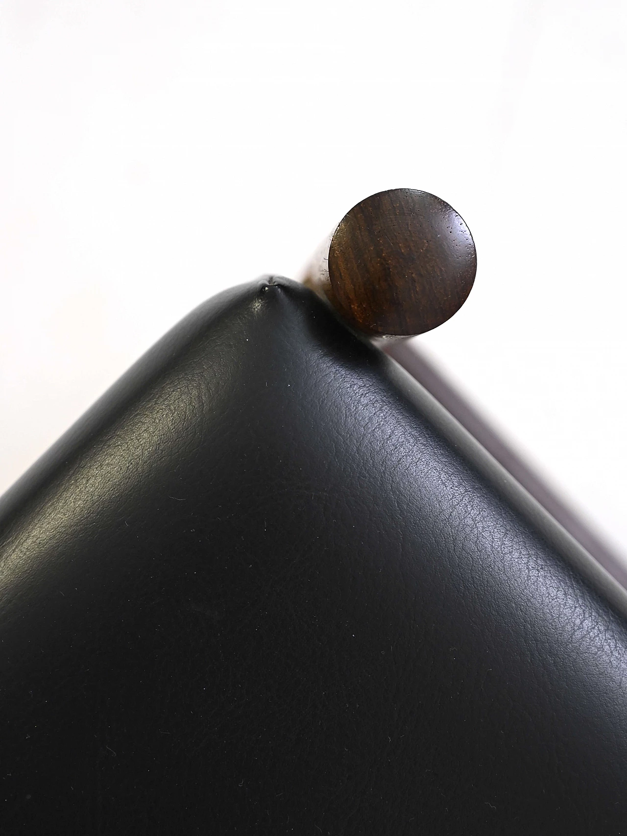 Sgabello danese in palissandro e pelle, anni ’60 7