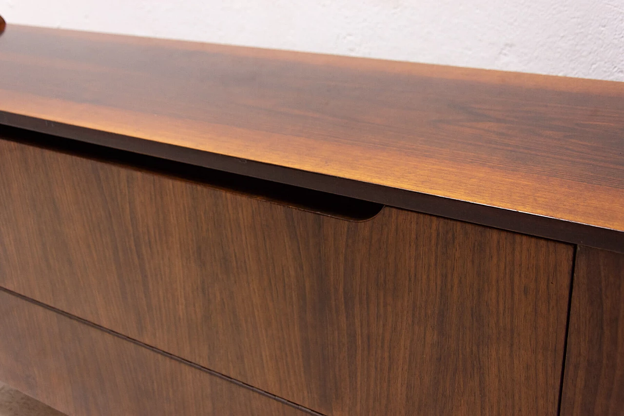 Comò in legno di noce di František Jirák, anni '60 10