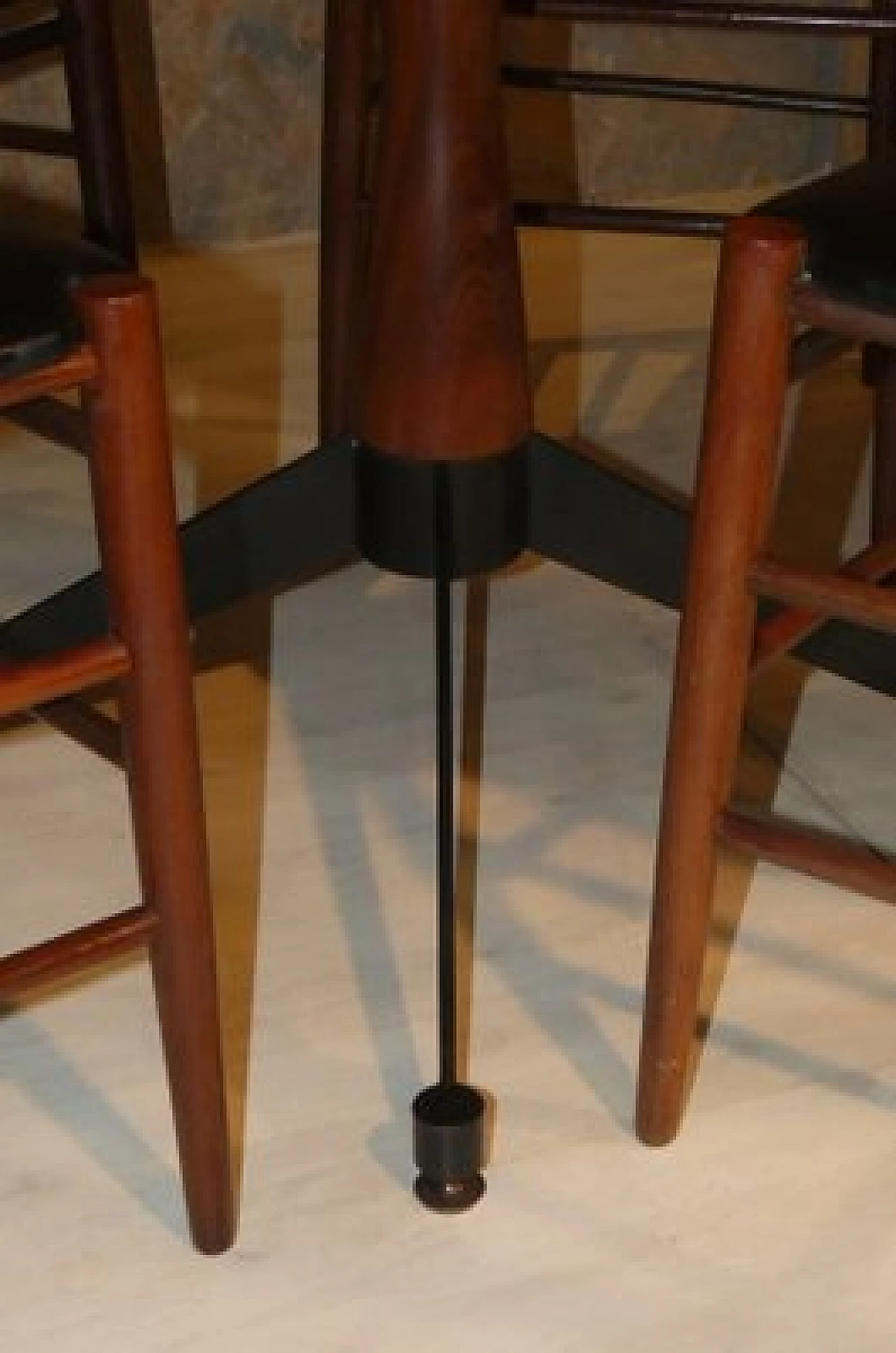 4 Rosewood chairs and round table, 1950s 8