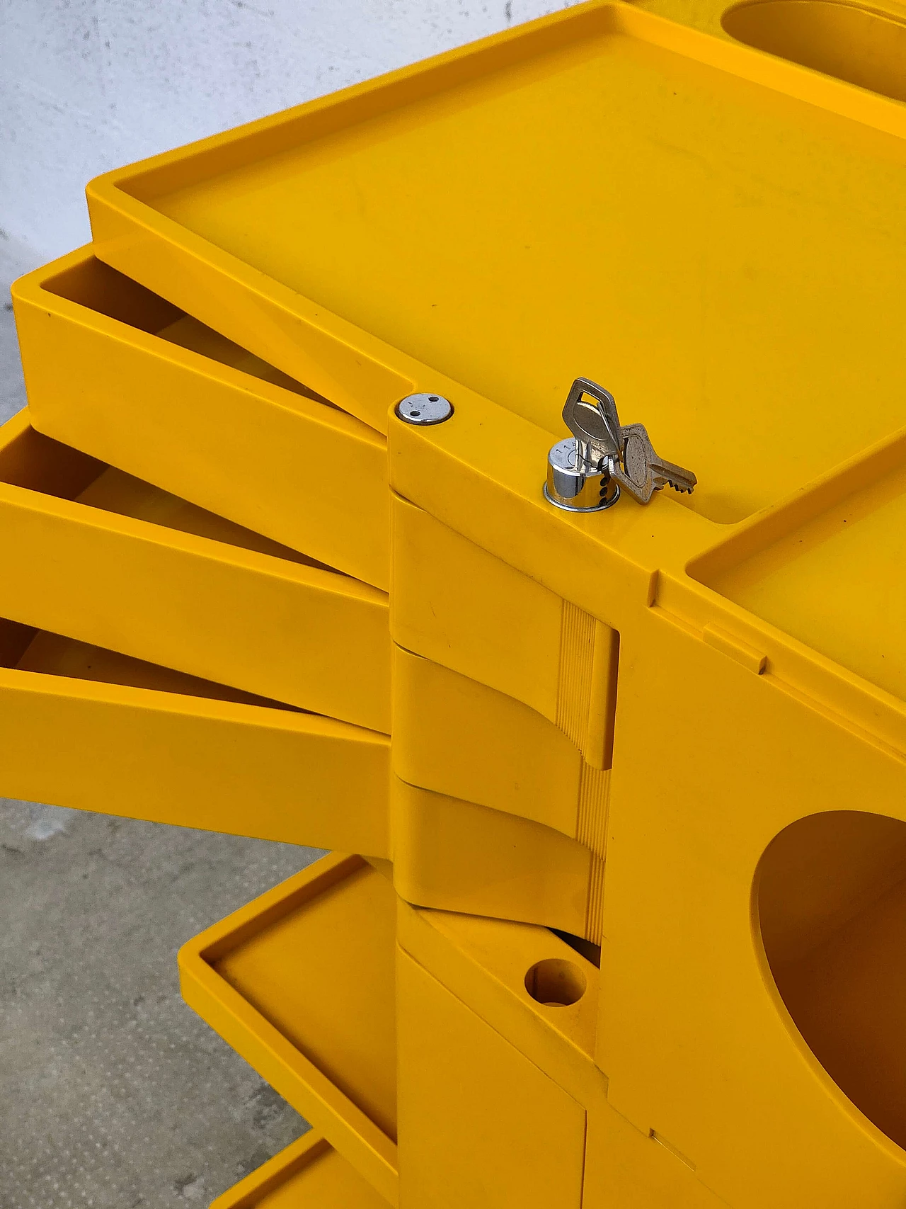 Carrello Boby giallo di Joe Colombo per Bieffeplast, anni '70 4