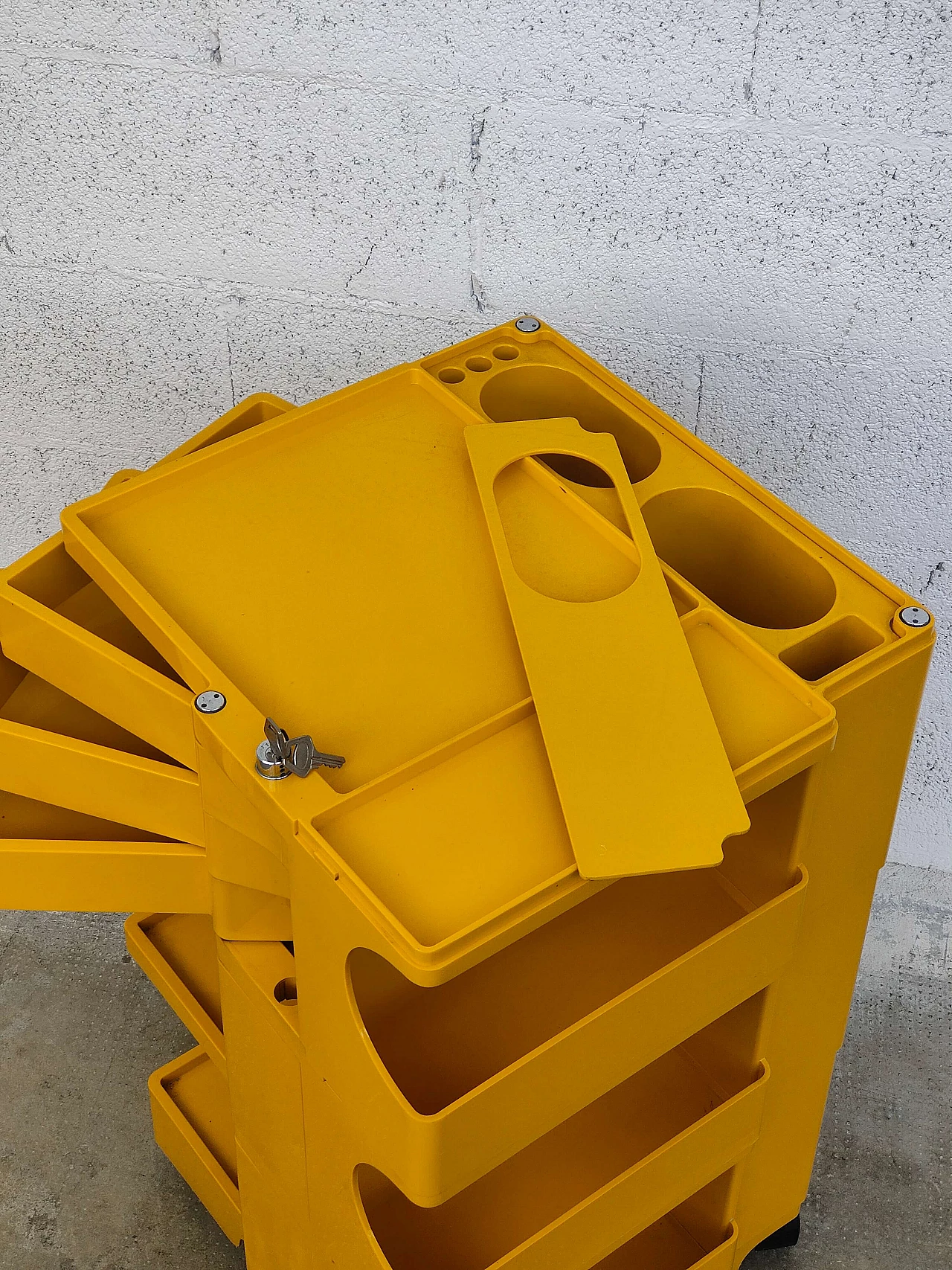 Carrello Boby giallo di Joe Colombo per Bieffeplast, anni '70 7