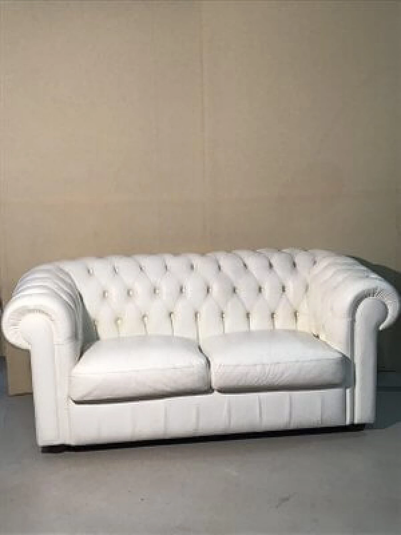 Chesterfield-style white leather sofa, 1980s 1