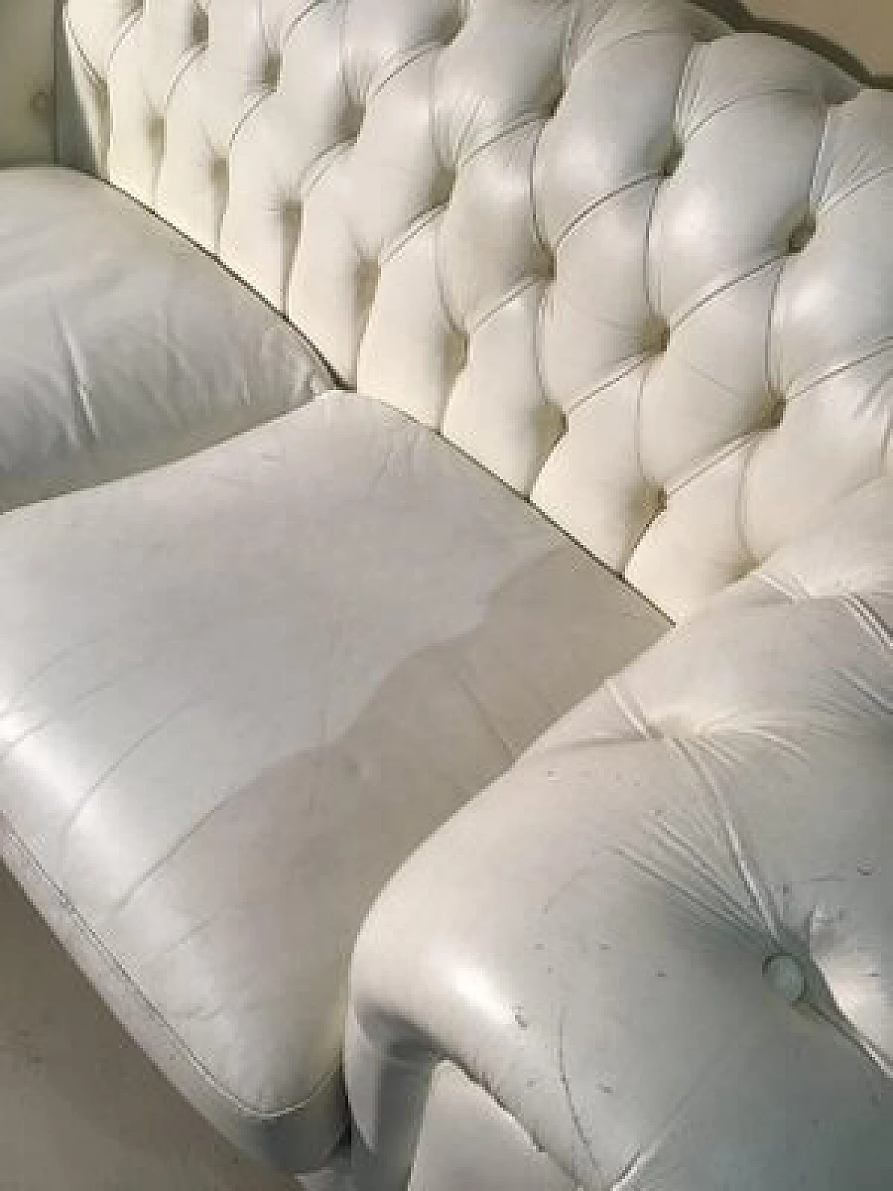 Chesterfield-style white leather sofa, 1980s 9
