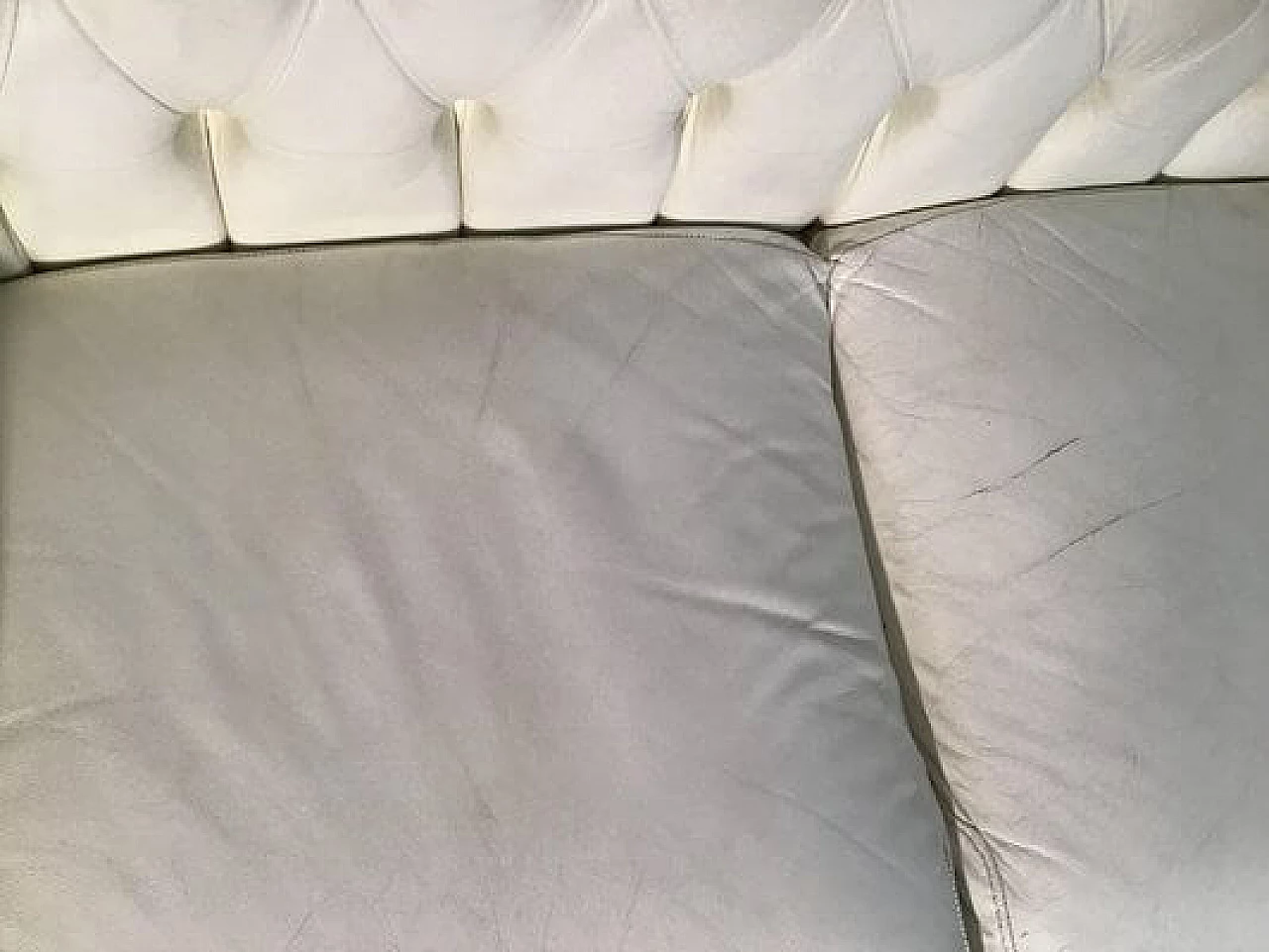 Chesterfield-style white leather sofa, 1980s 10