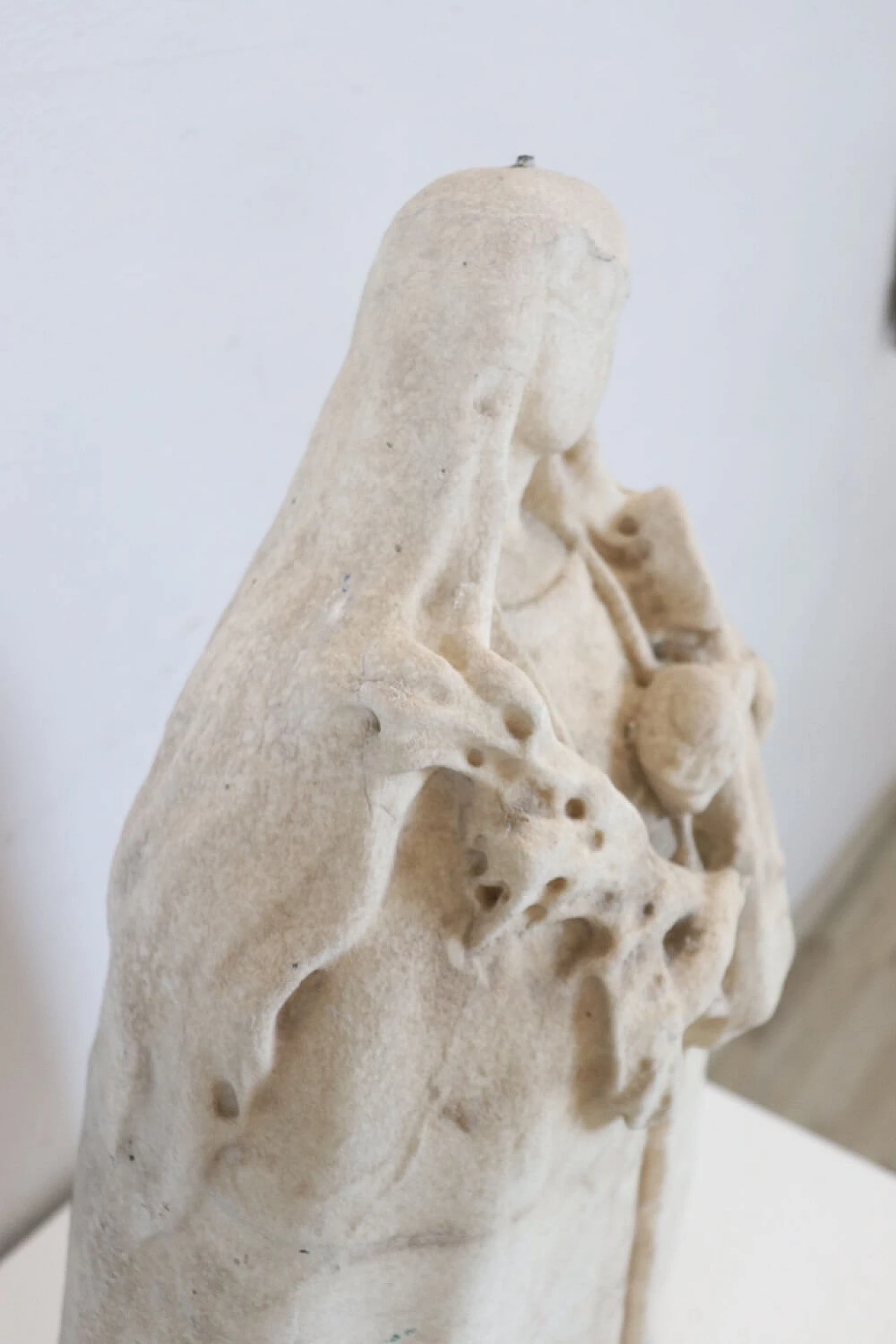 Scultura di Madonna con bambino in marmo bianco, '500 5