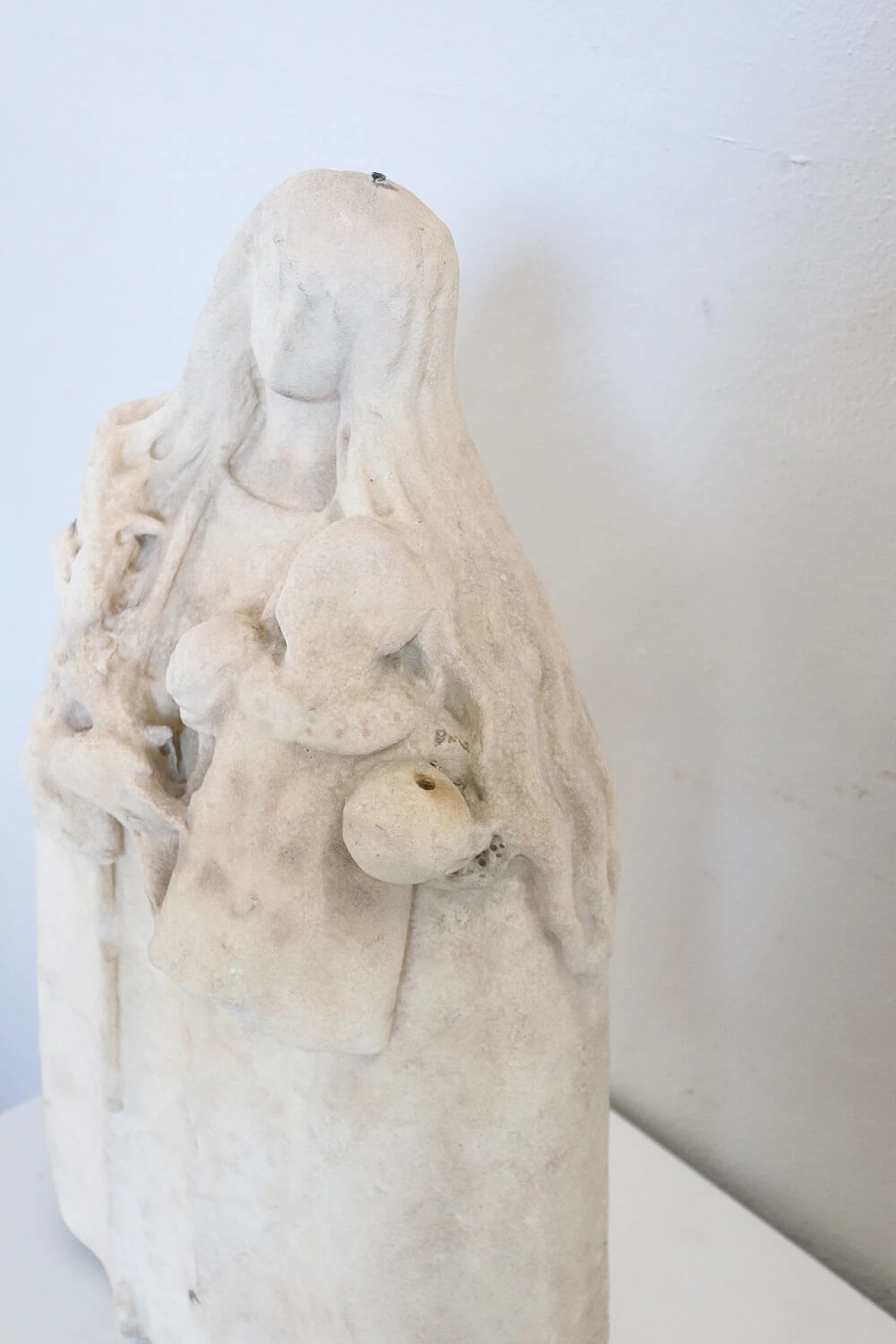Scultura di Madonna con bambino in marmo bianco, '500 7