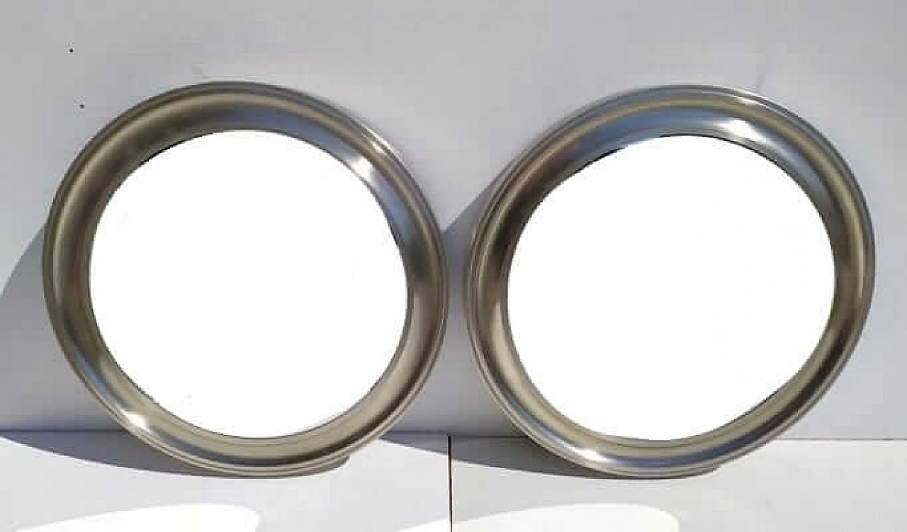 Pair of round mirrors with aluminum frame, 1960s 5