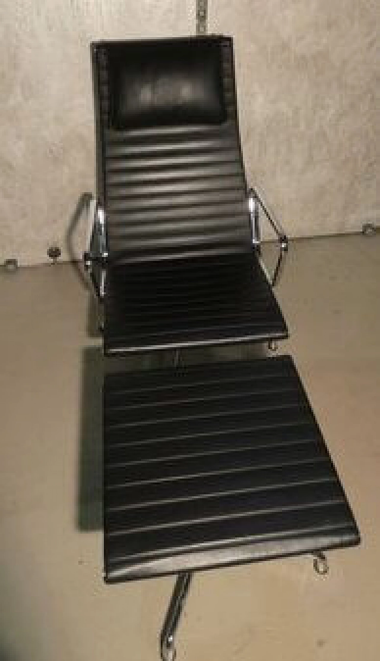 Poltrona Relax in pelle con con sgabello in stile Aluminium chair, anni '80 15