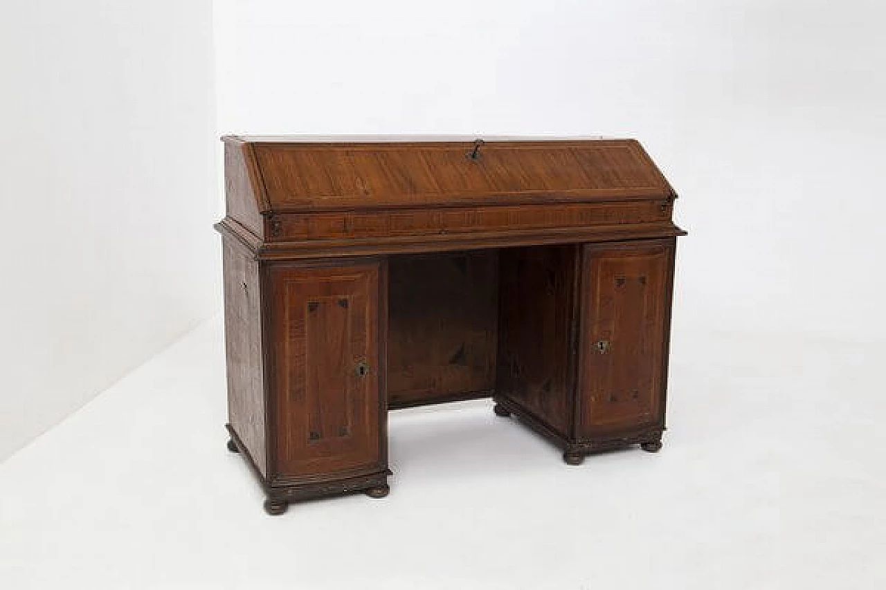 Solid wood desk with drawers, 18th century 1