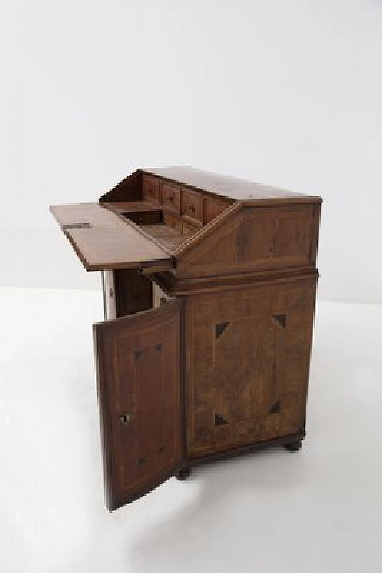 Solid wood desk with drawers, 18th century 11
