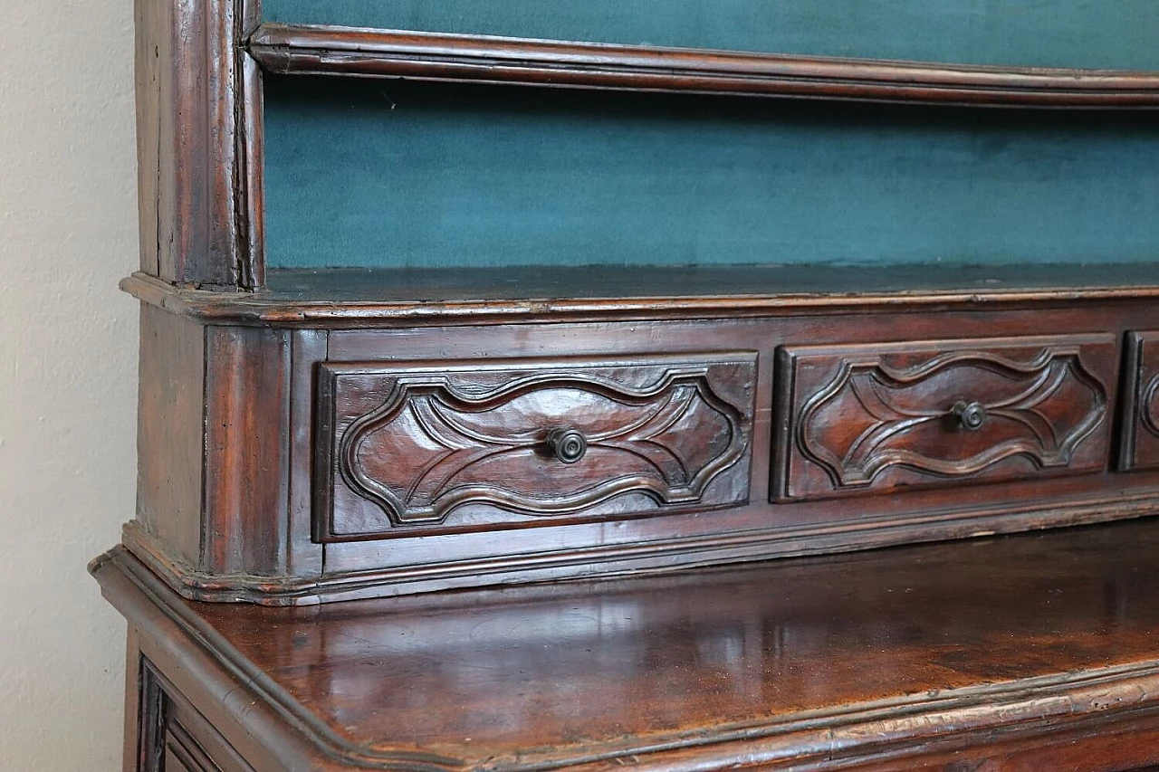 Louis XIV sideboard with plate rack in walnut with carvings, 17th century 13