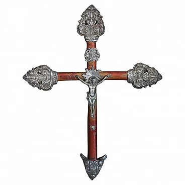 Crucifix in wood and embossed silver, 19th century