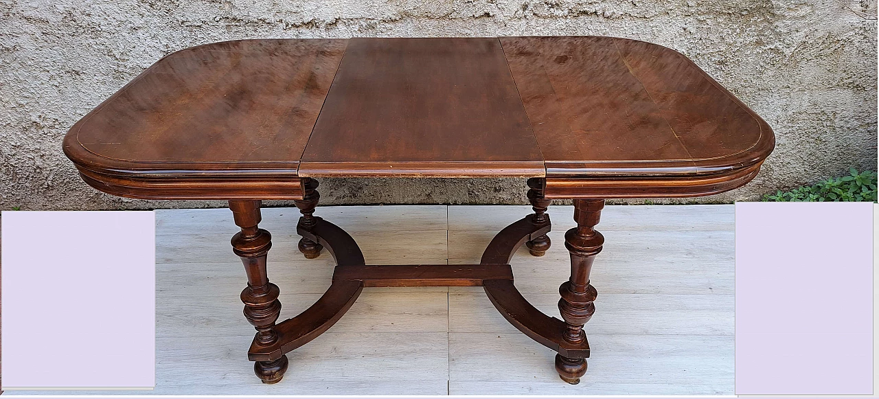 Extendable walnut dining table, early 20th century 7