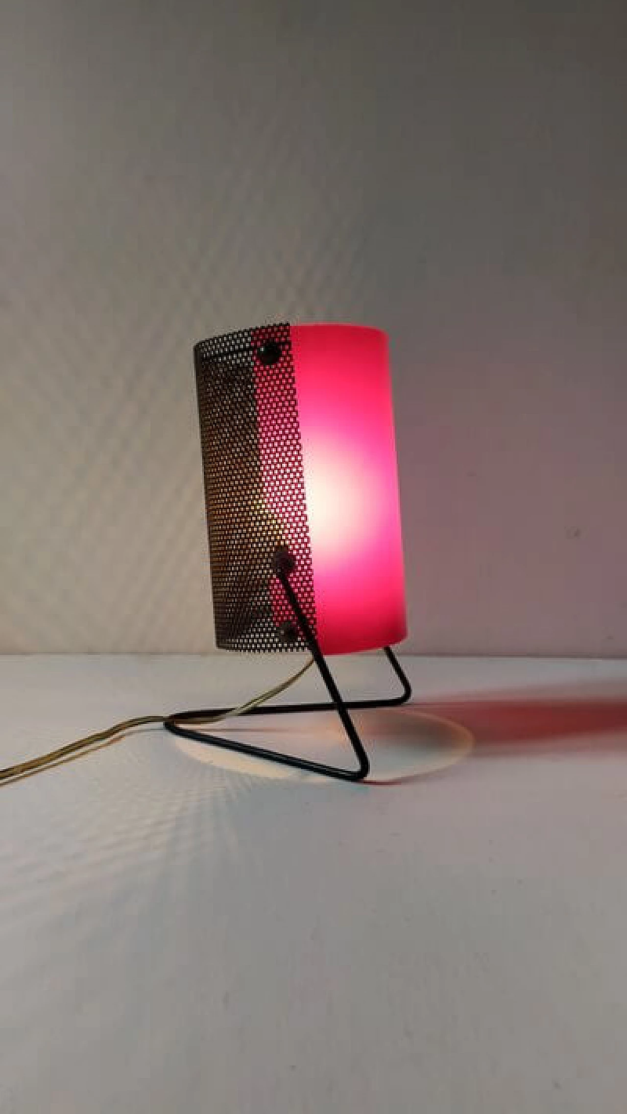 Table lamp in red plexiglass and iron by Stilux, 1950s 4