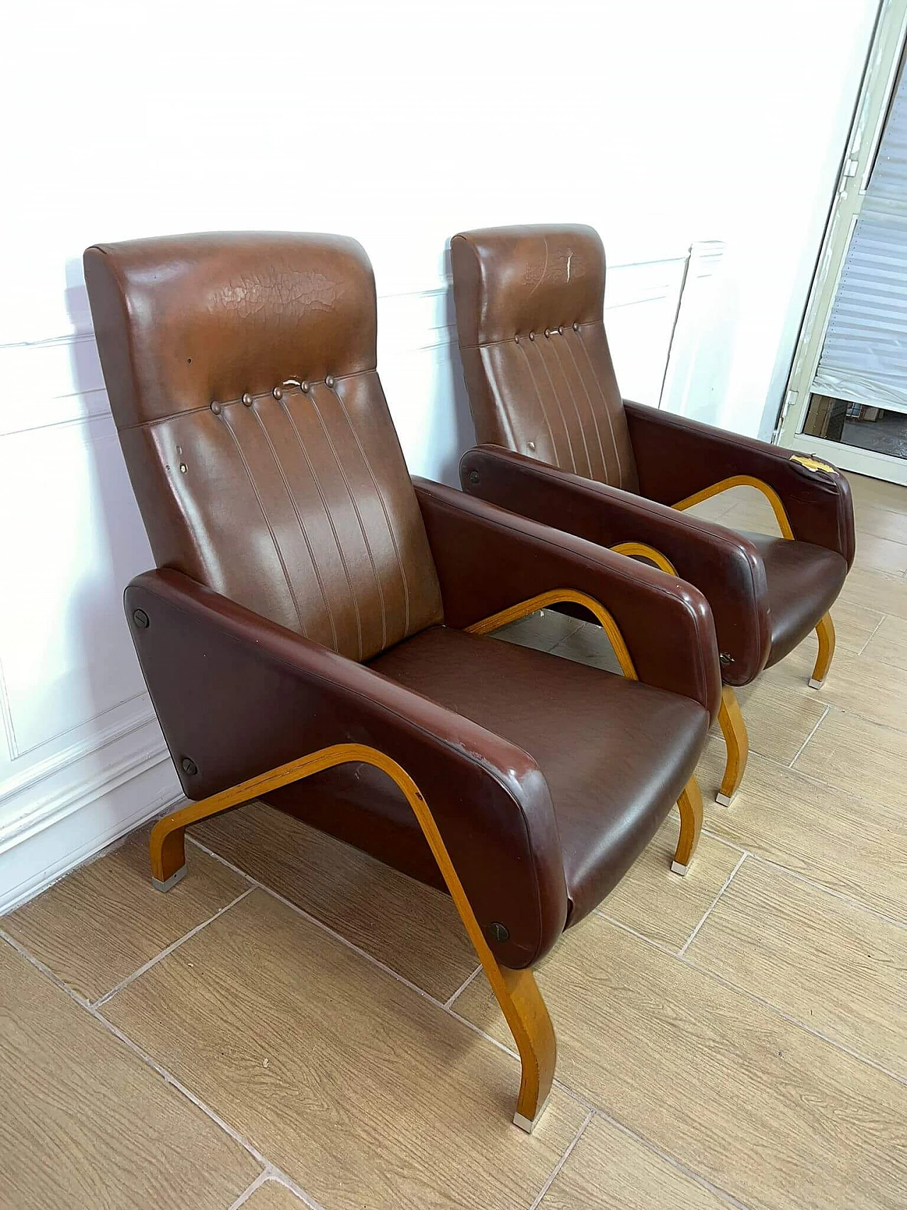 Sofa and pair of armchairs in leather and glass side table, 1960s 6