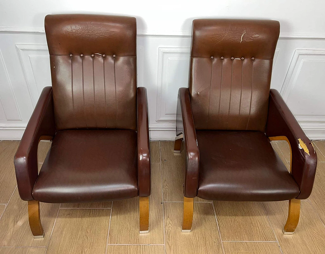 Sofa and pair of armchairs in leather and glass side table, 1960s 7