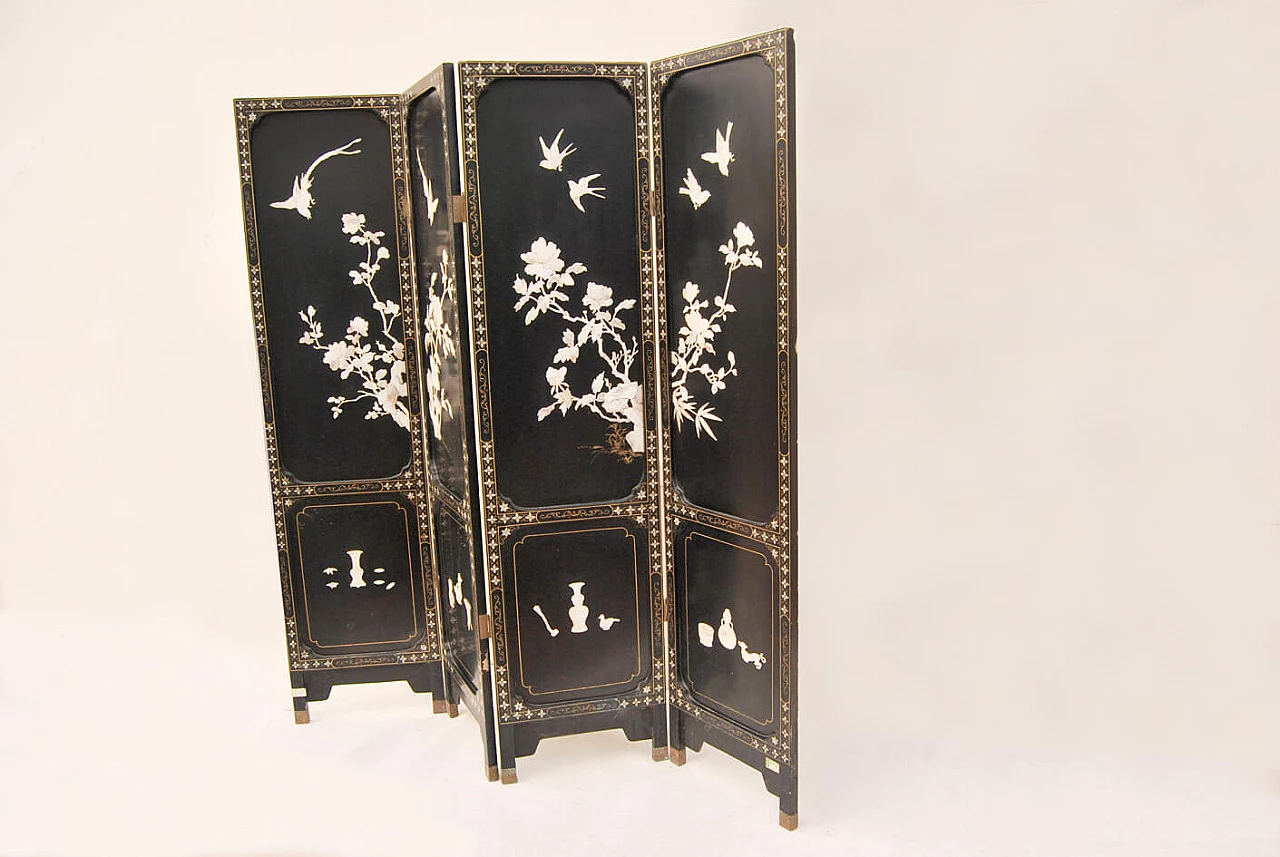 Lacquered wooden screen with painted and mother-of-pearl decorations, 1930s 2