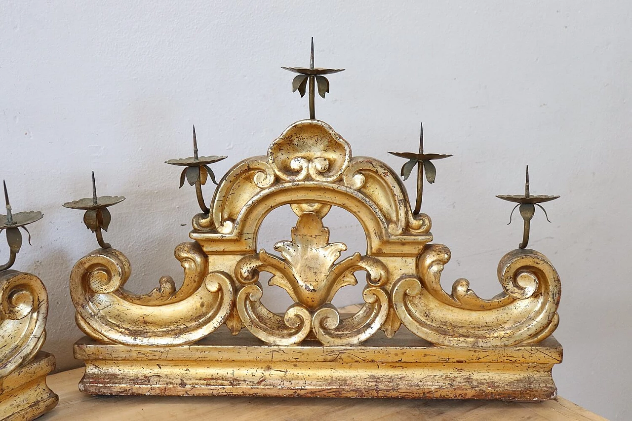 Pair of five-armed candelabra in carved and gilded wood, late 18th century 3