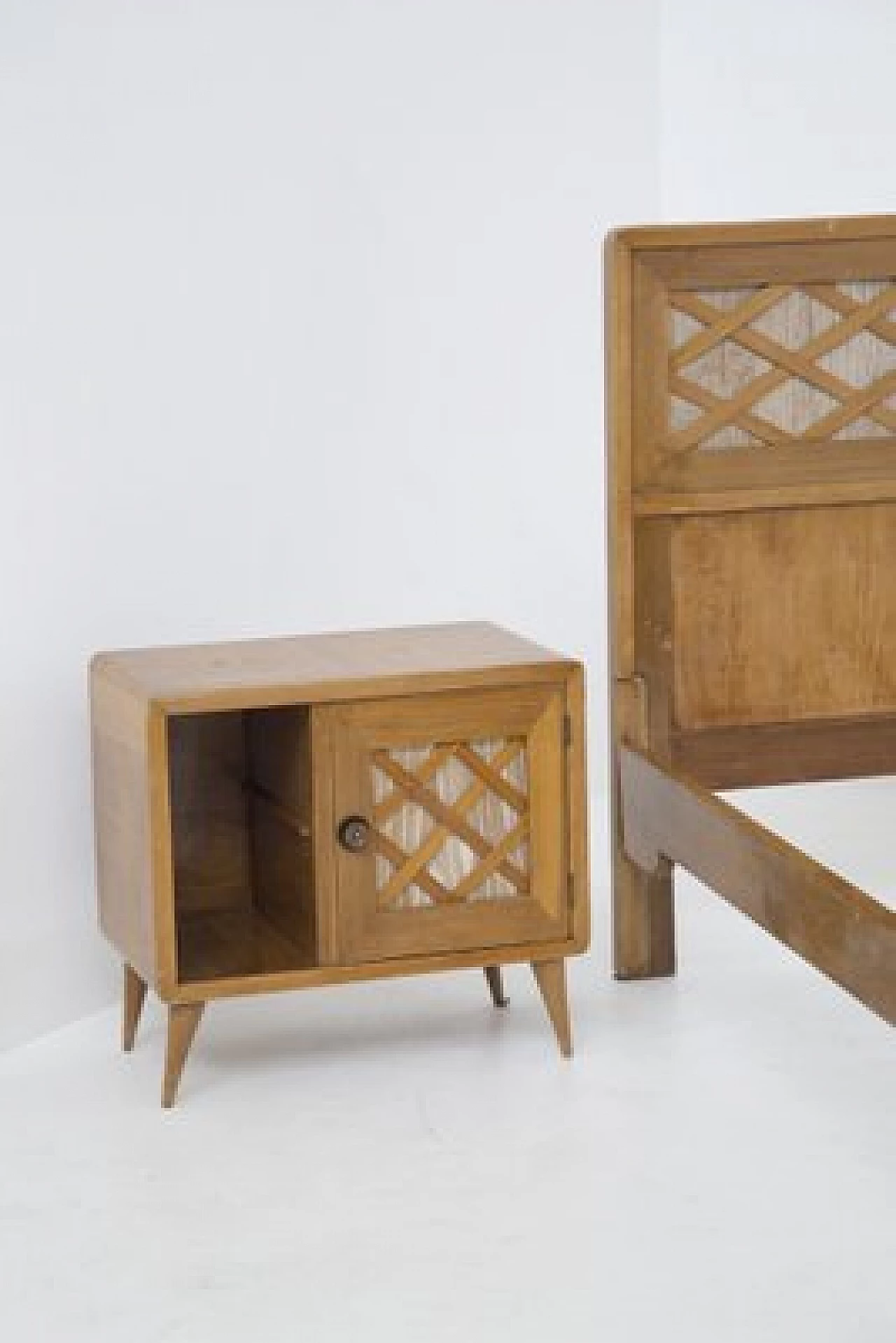 Bed with wooden bedside table by Paolo Buffa, 1950s 18