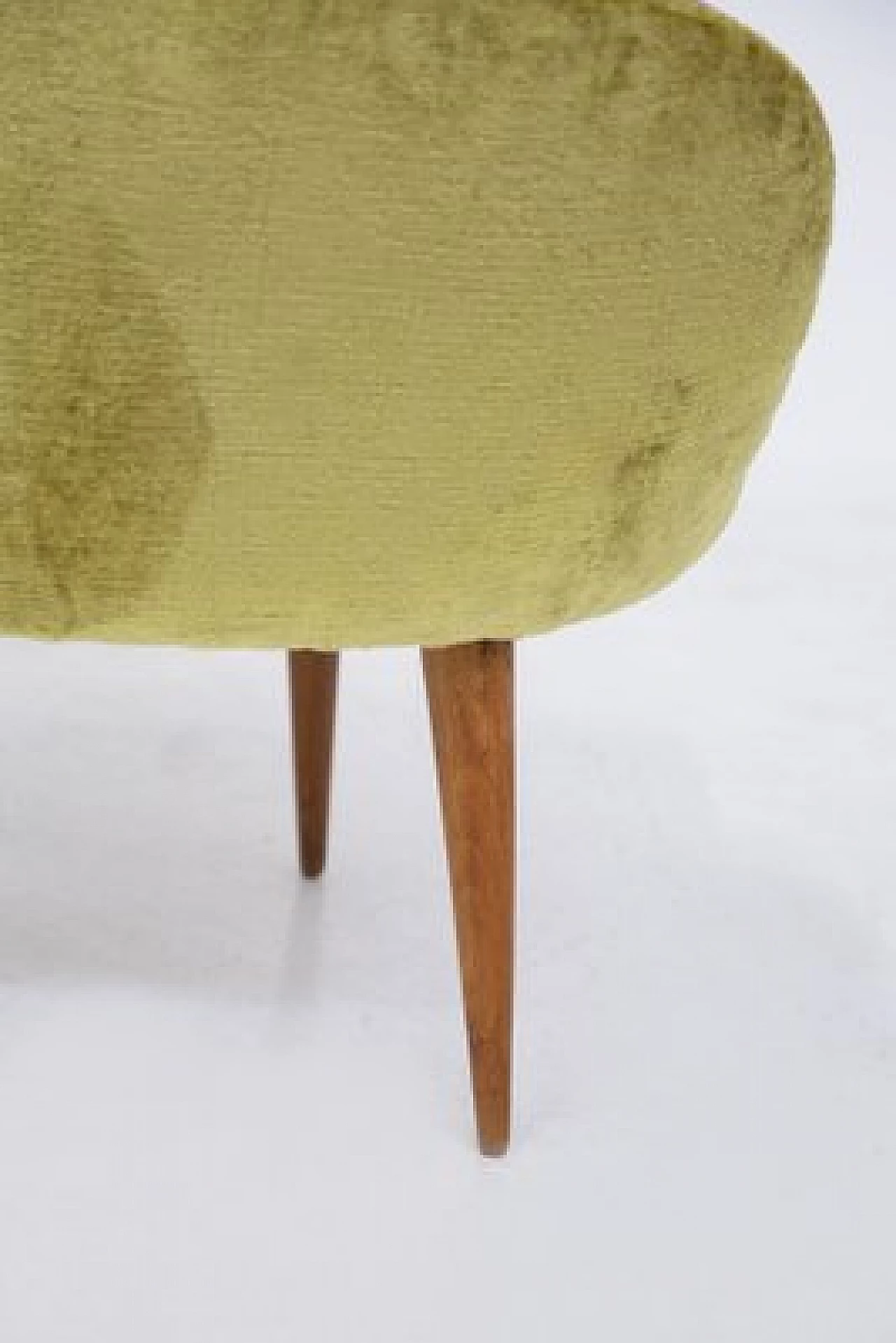 Coppia di poltrone in legno di velluto viola e verde, anni '50 5