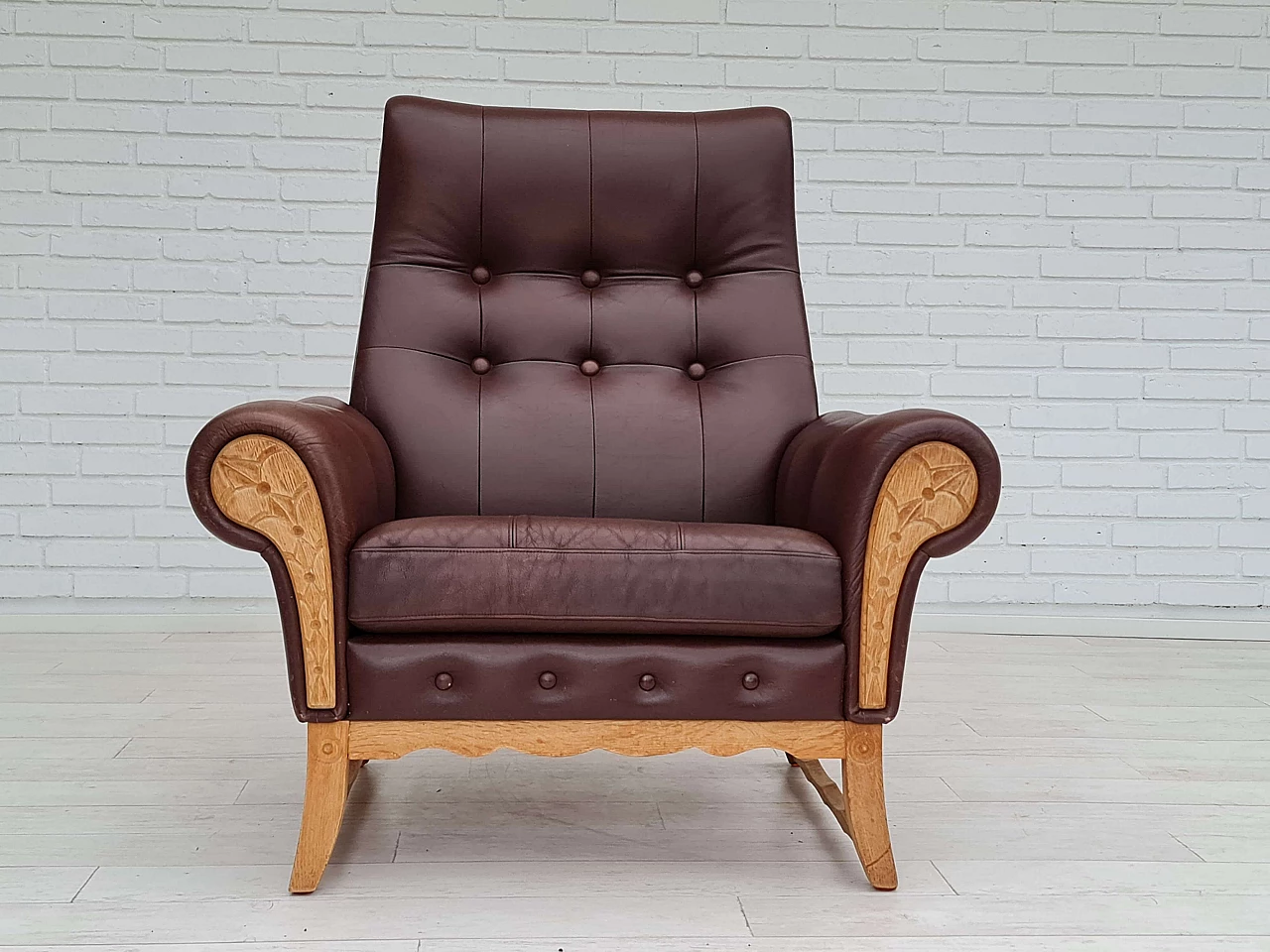 Poltrona danese con schienale alto in pelle e legno di quercia, anni '70 5