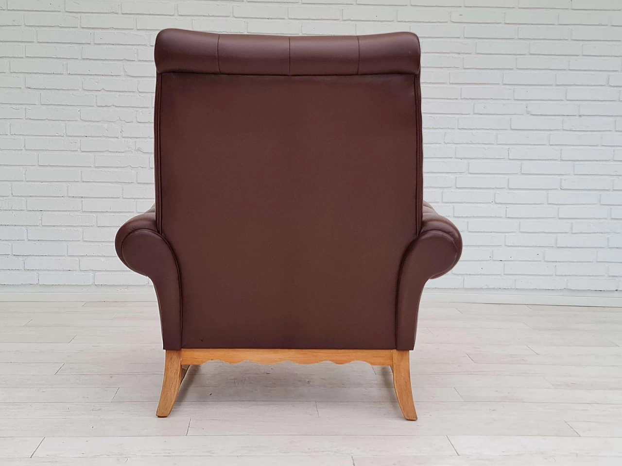 Poltrona danese con schienale alto in pelle e legno di quercia, anni '70 10