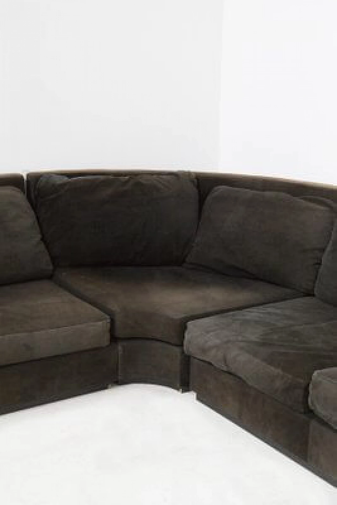 Divano ad angolo in alcantara nero, anni '70 6