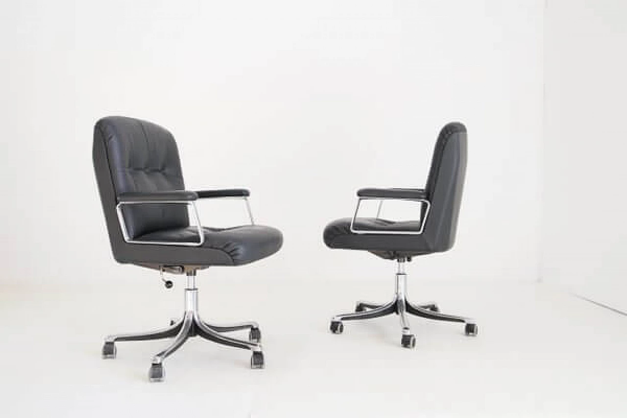 Pair of swivel chairs by Osvaldo Borsani for Tecno, 1970s 1