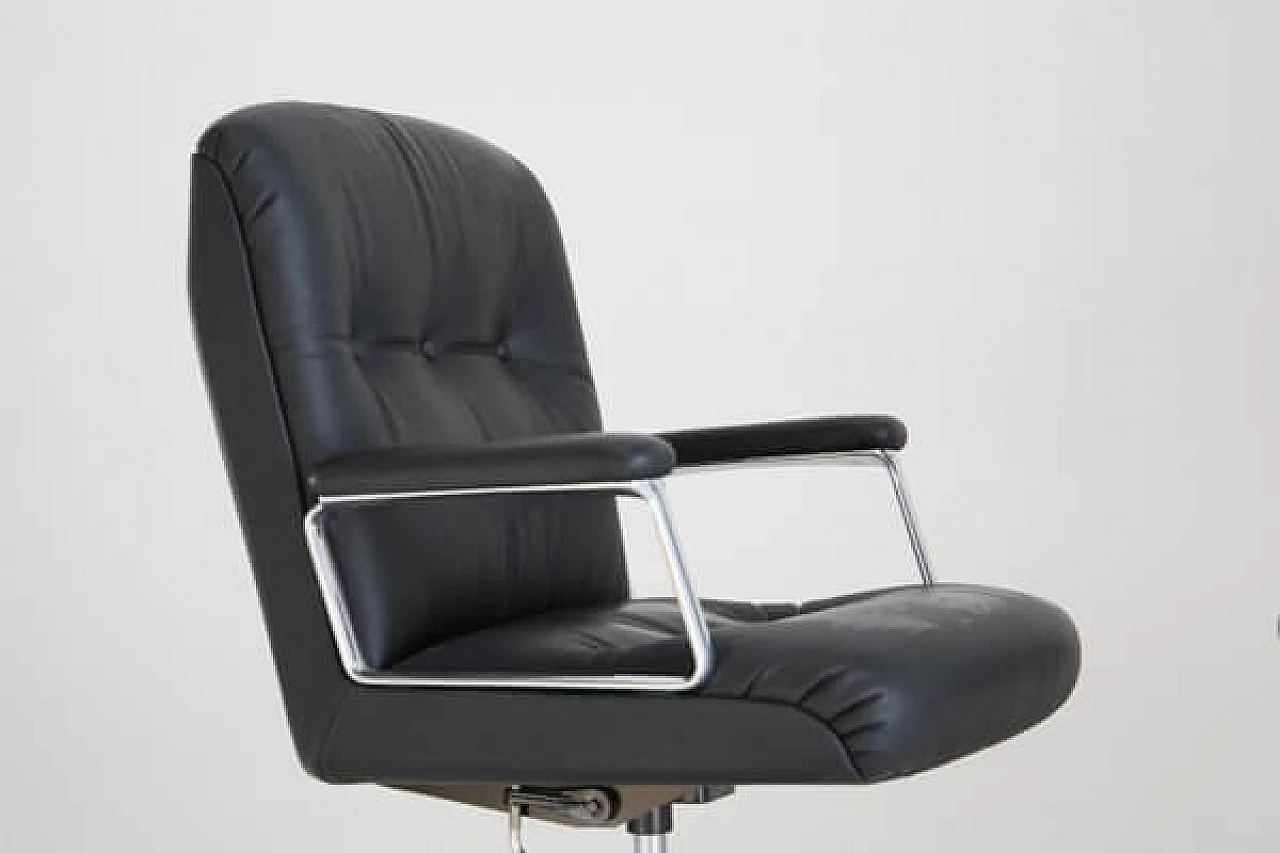 Pair of swivel chairs by Osvaldo Borsani for Tecno, 1970s 2