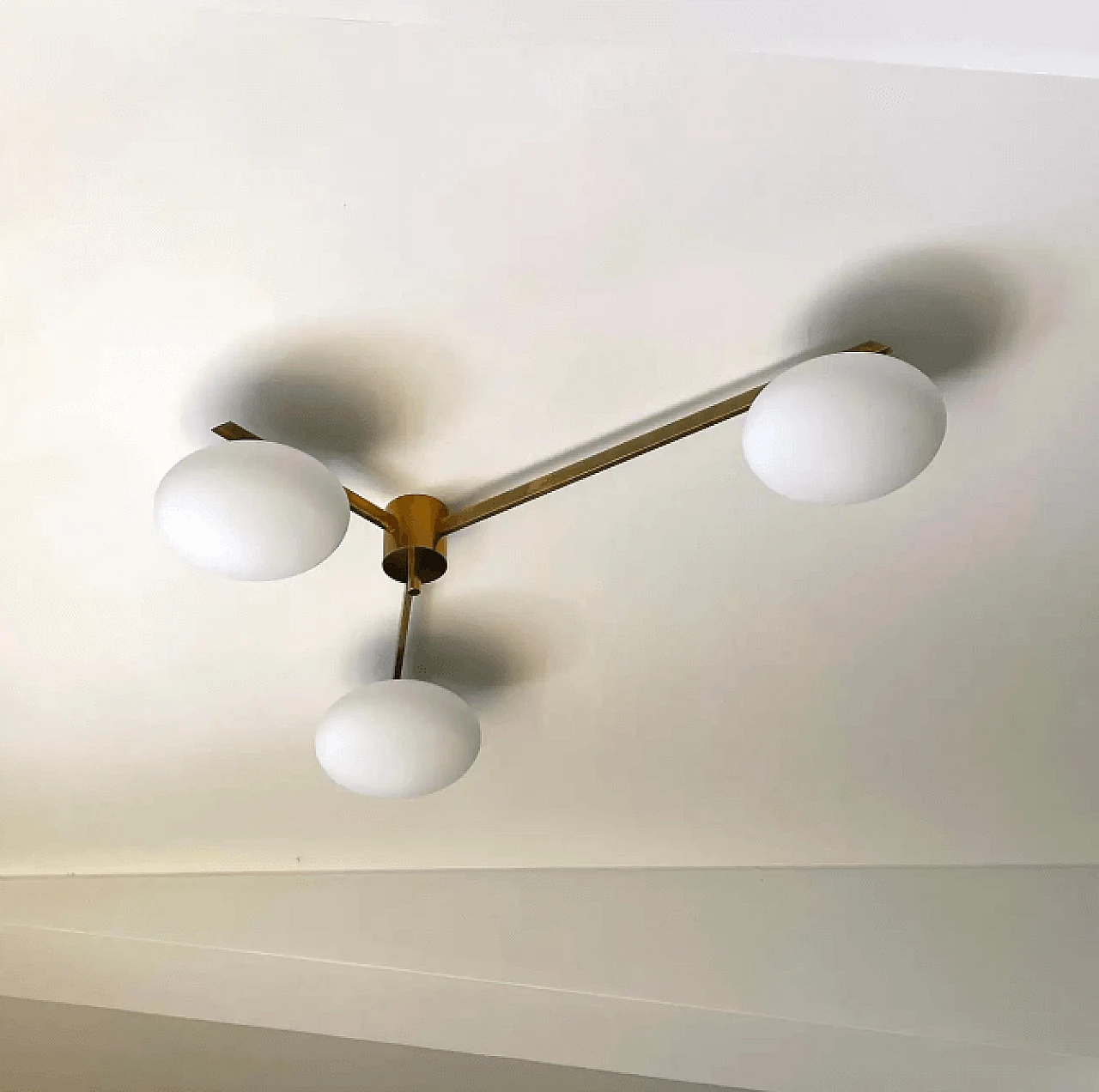 Lampadario in ottone e vetro nello stile di Angelo Lelli, anni '70 4