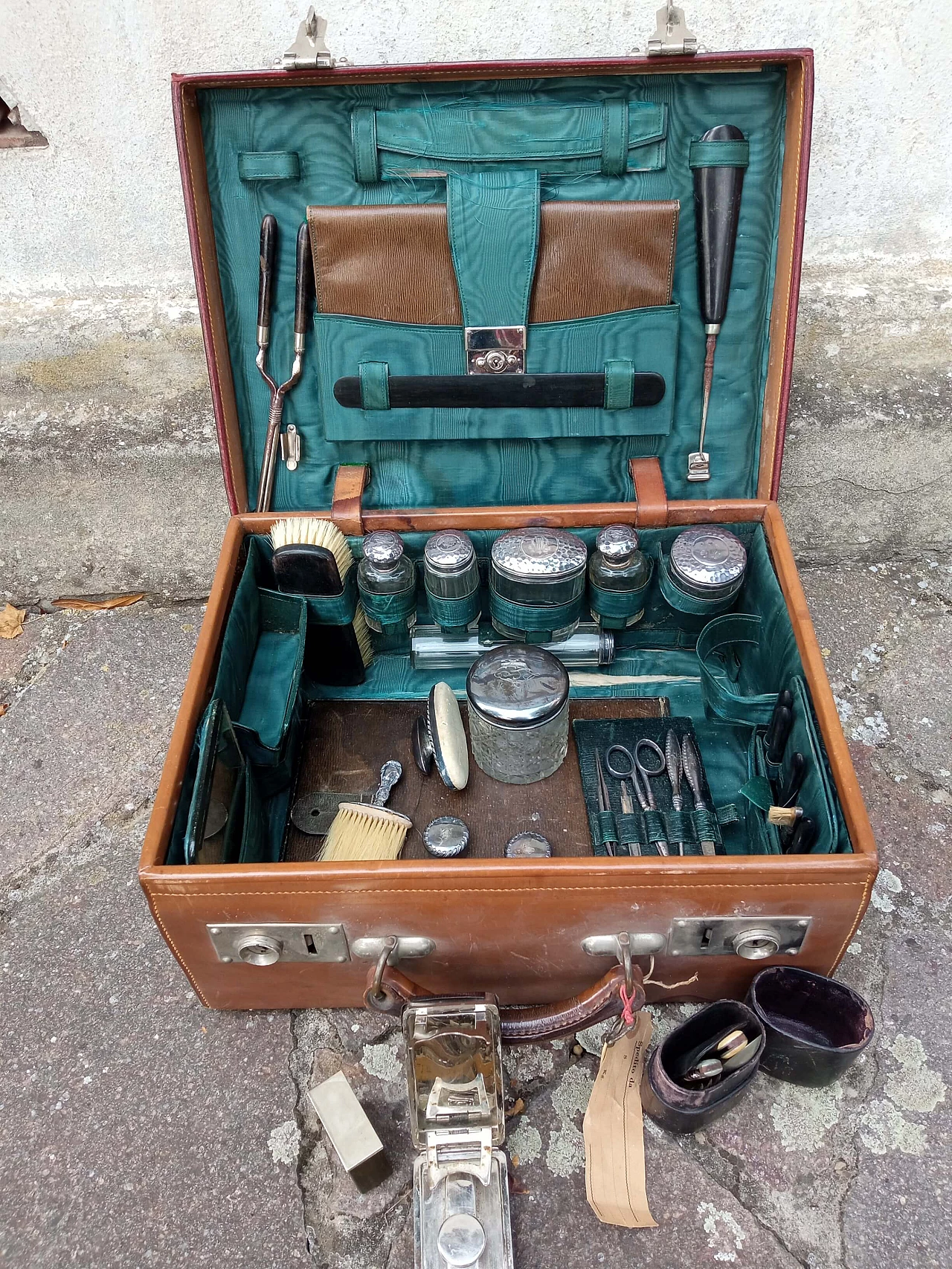 Toilet case, early 20th century 3