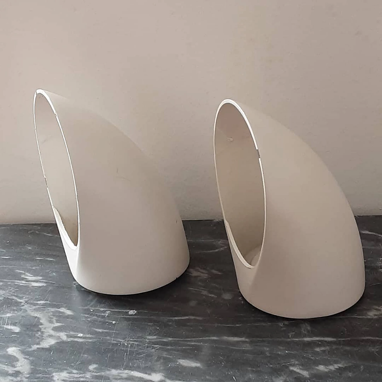 Coppia di lampade Gomito di Elio Martinelli per Martinelli Luce, anni '70 1