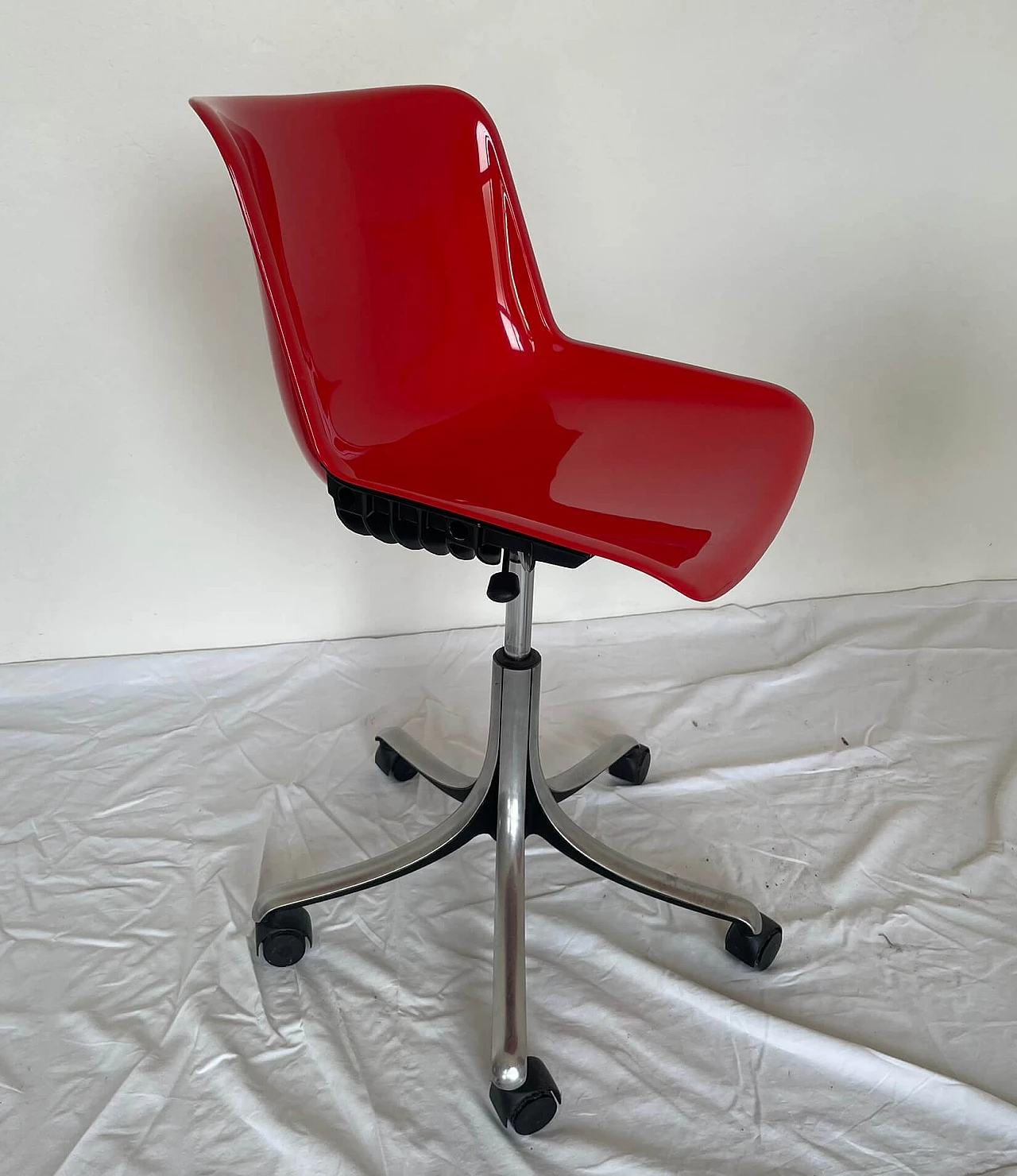 4 Swivel chairs by Osvaldo Borsani for Tecno, 1980s 2