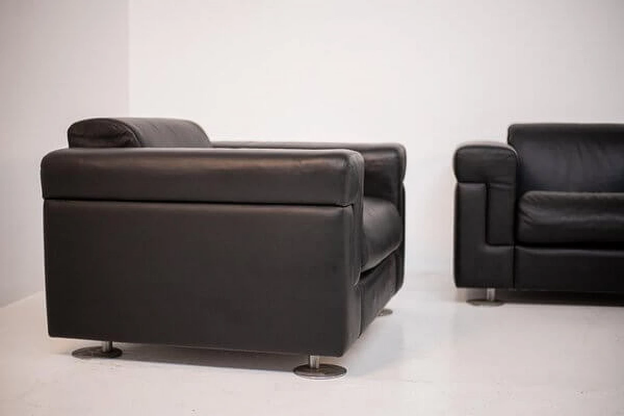 Pair of D120 armchairs in black leather by Osvaldo Borsani for Tecno, 1970s 4