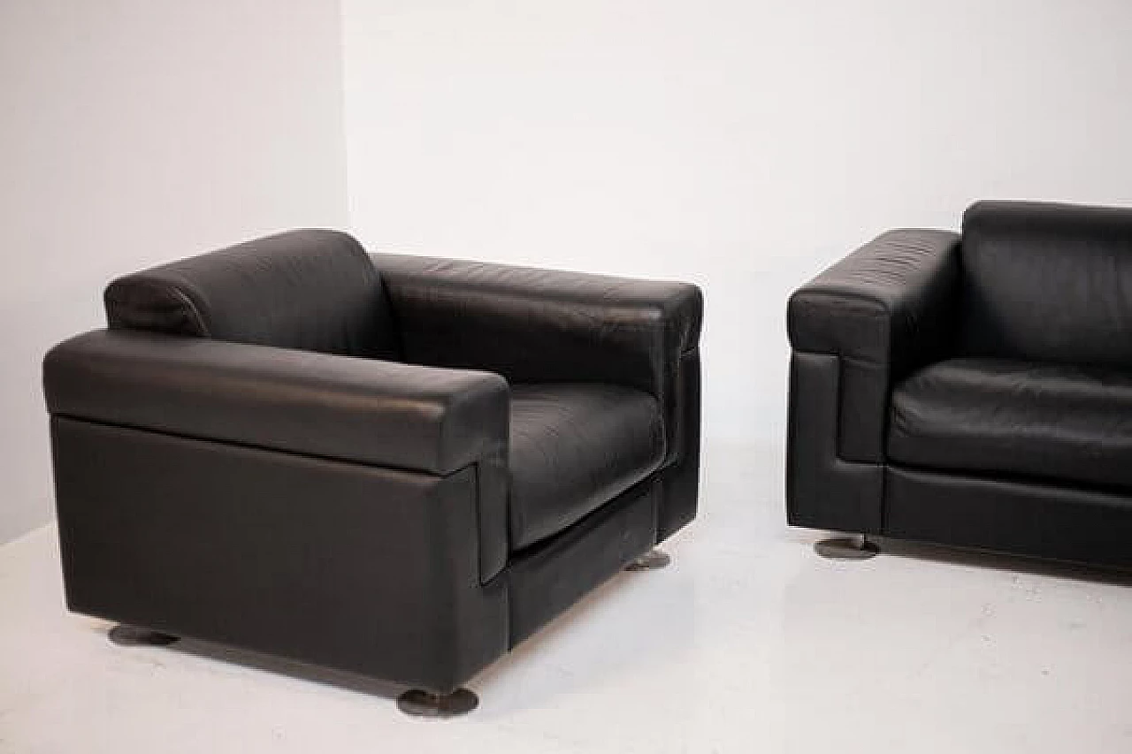 Pair of D120 armchairs in black leather by Osvaldo Borsani for Tecno, 1970s 14