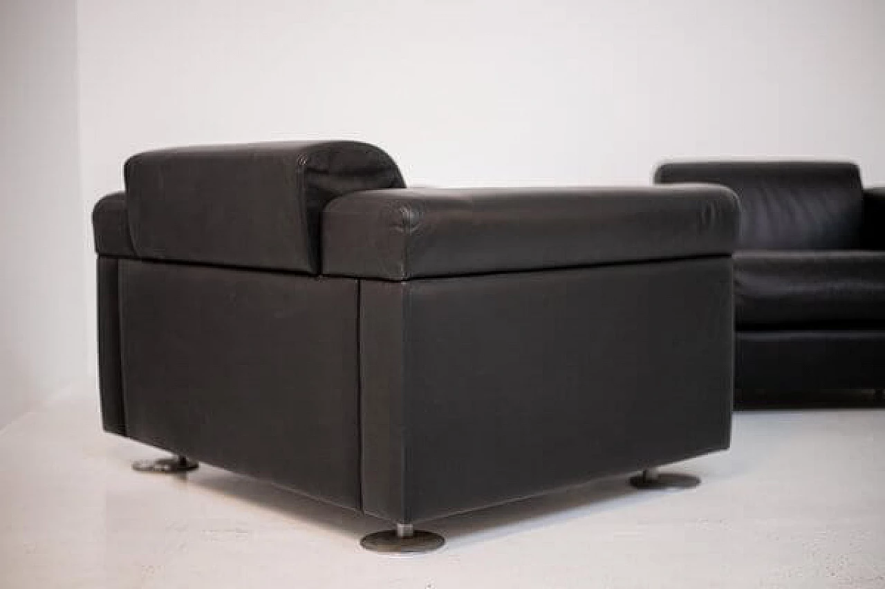 Pair of D120 armchairs in black leather by Osvaldo Borsani for Tecno, 1970s 15