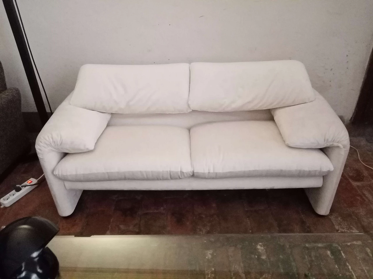 Maralunga two-seater sofa by Vico Magistretti for Cassina, 1980s 2