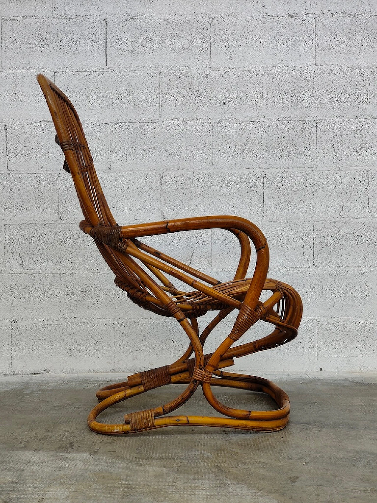 4 Poltrone e un tavolino in bambù di Tito Agnoli per Bonacina, anni '60 9