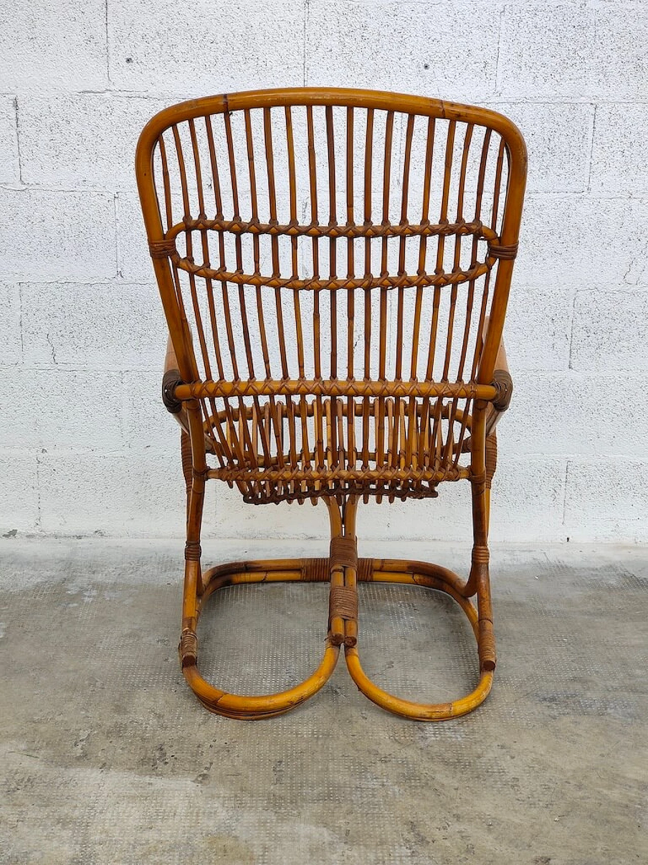 4 Poltrone e un tavolino in bambù di Tito Agnoli per Bonacina, anni '60 12