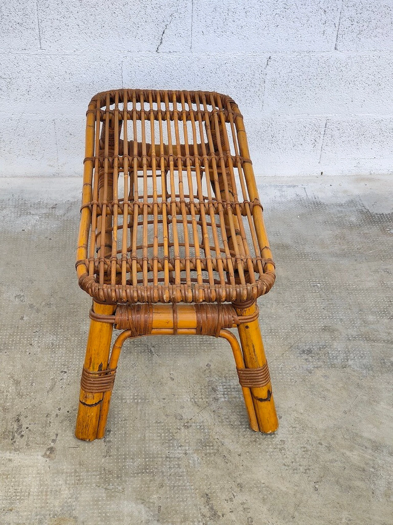 4 Poltrone e un tavolino in bambù di Tito Agnoli per Bonacina, anni '60 15