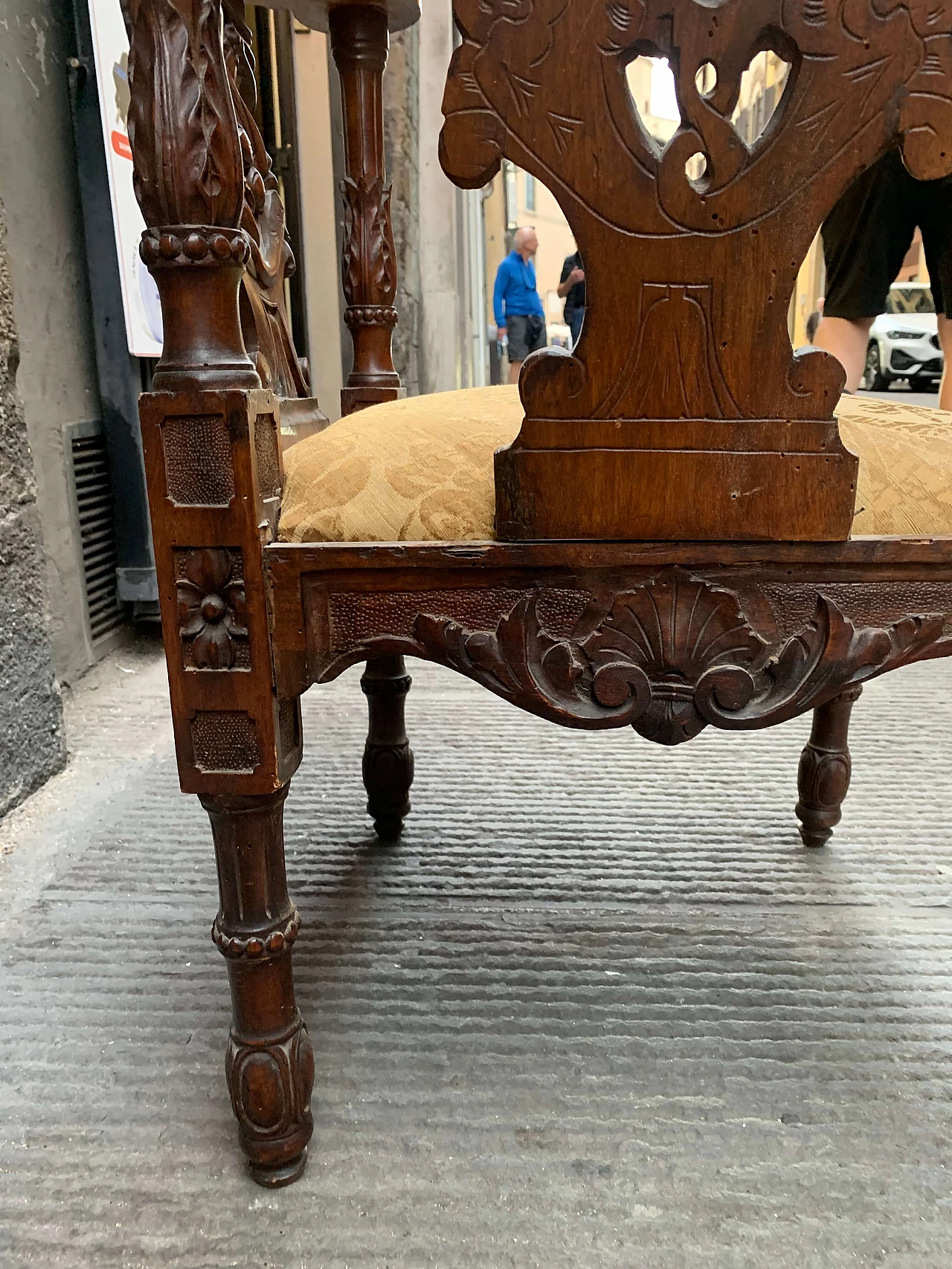 Renaissance style corner chair with carvings, 19th century 5