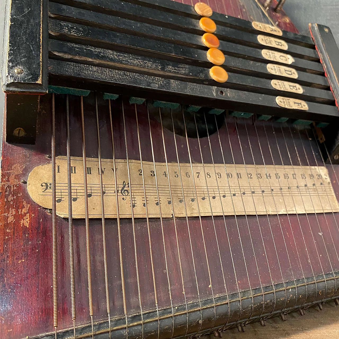 Saxon zither with keyboard by Müller's, early 20th century 3