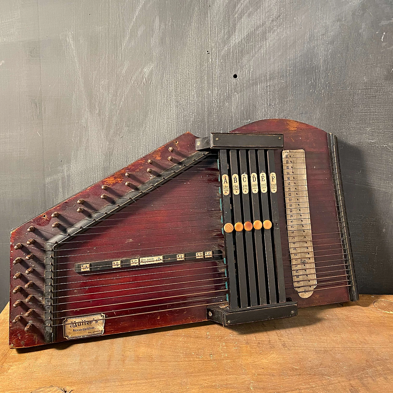 Saxon zither with keyboard by Müller's, early 20th century 5