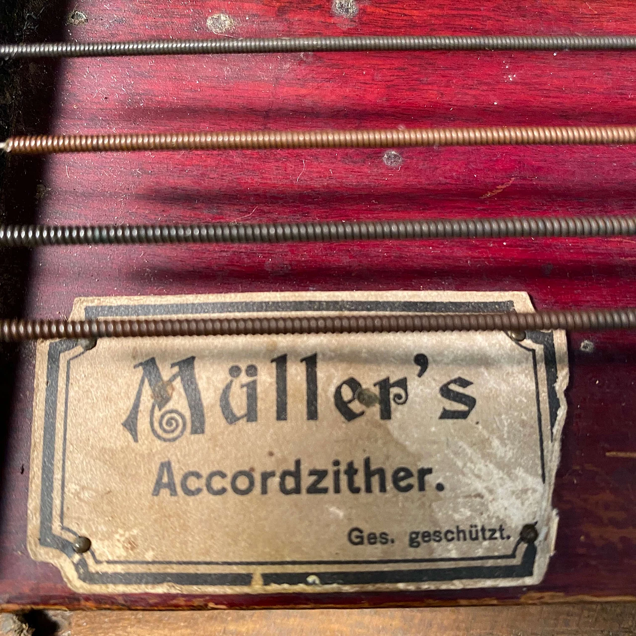 Saxon zither with keyboard by Müller's, early 20th century 7